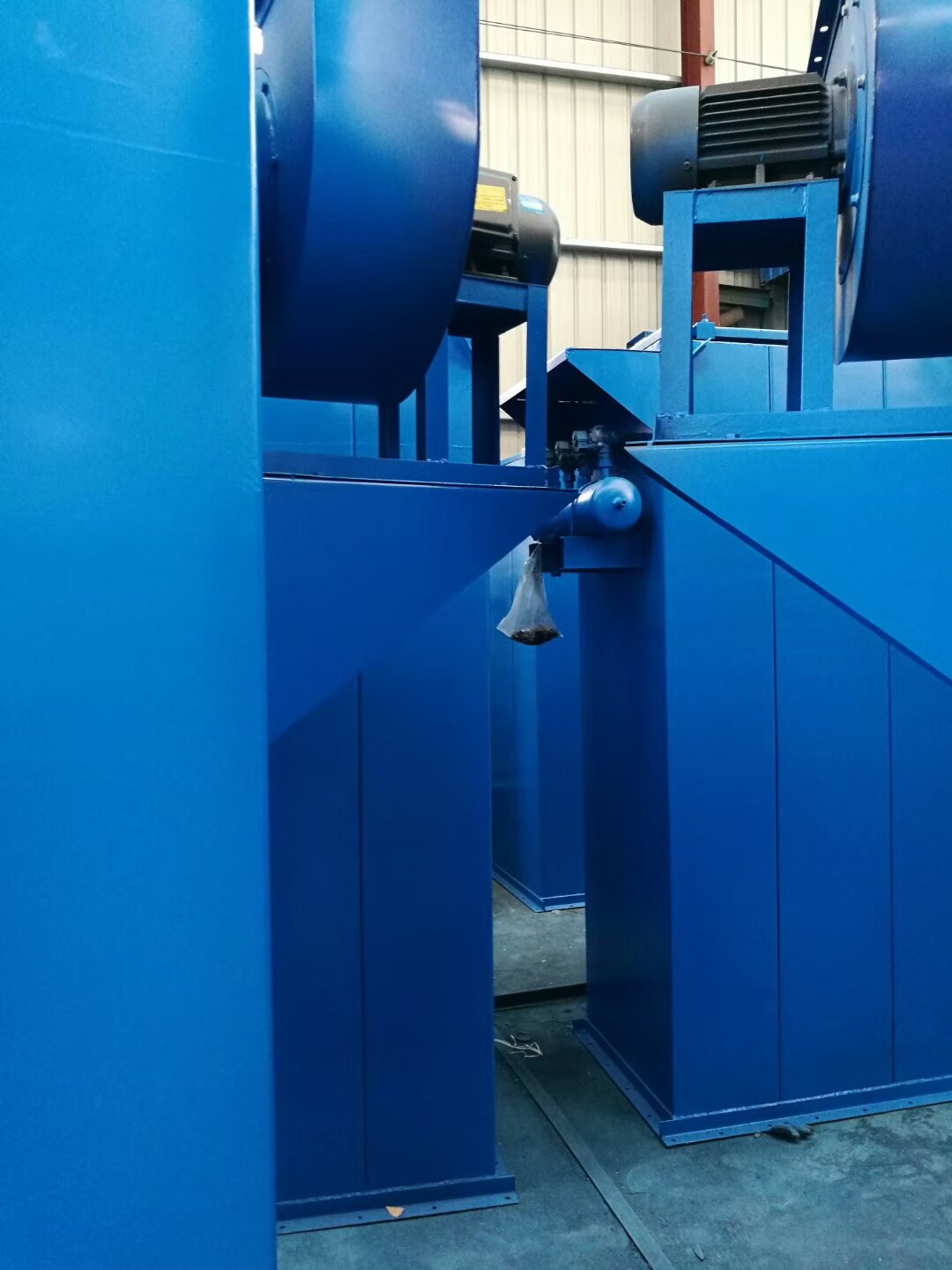 2018年（nián）3月發往天津的（de）布袋除塵器4台（tái）